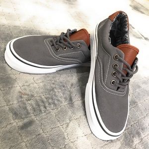 Vans shoe gray with leather brown Like new size 5